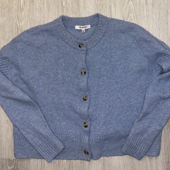 Button down cardigan sweater - Picture 1 of 5